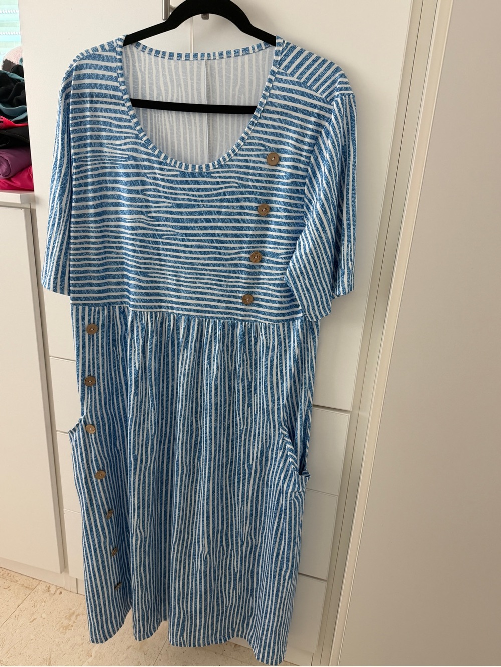 Flowy and soft dress with pockets